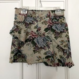 2/$20 NWT Zara Floral Skirt